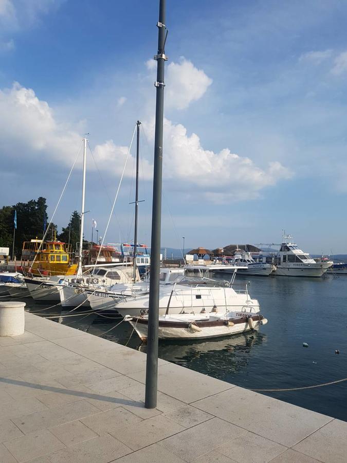 Car Apartments Crikvenica Bagian luar foto
