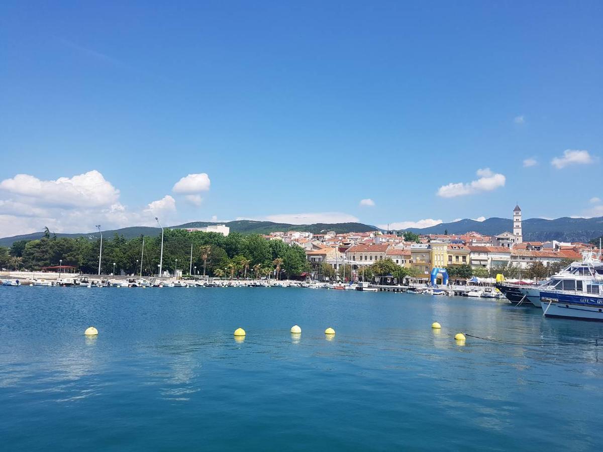 Car Apartments Crikvenica Bagian luar foto