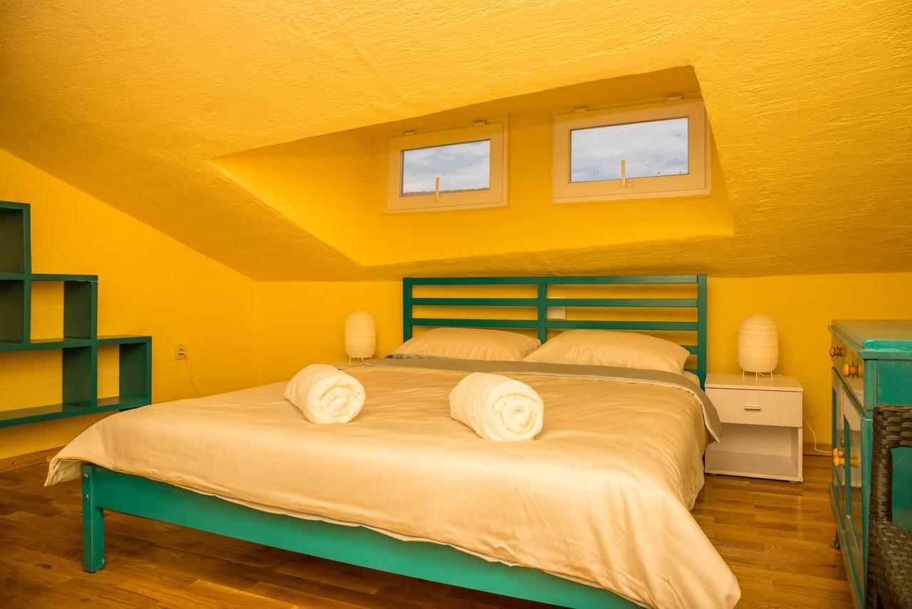 Car Apartments Crikvenica Bagian luar foto