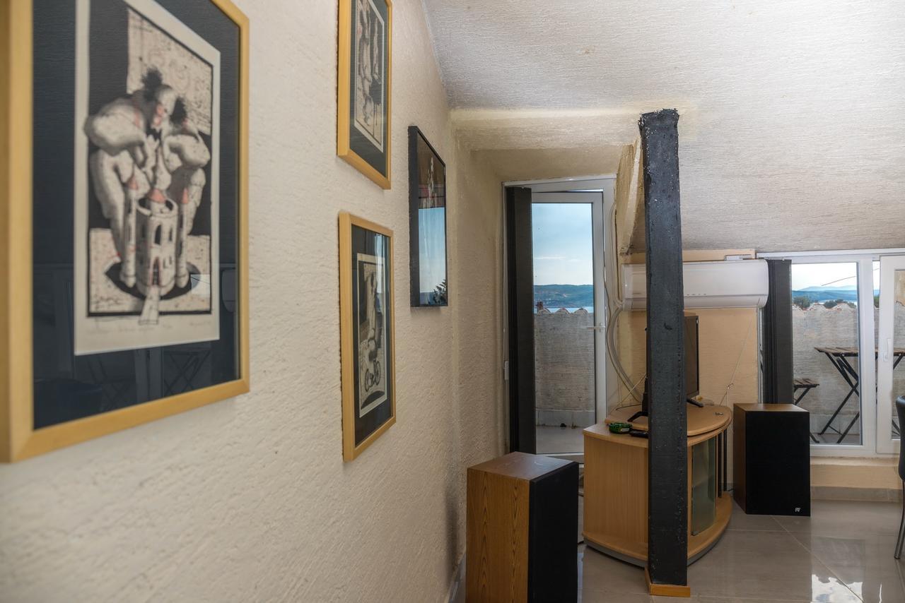 Car Apartments Crikvenica Bagian luar foto